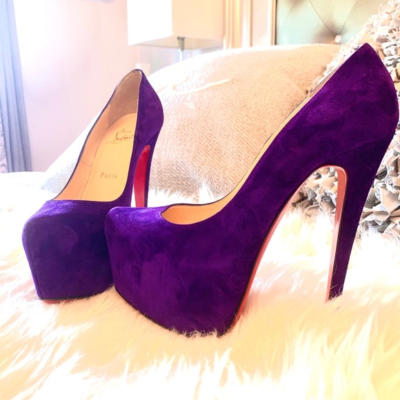 SOLD!!!! Christian Louboutin Daffodile Heels - Picture 2 of 5